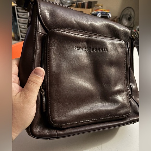 Brown Leather Fossil Shoulder Purse - Picture 2 of 9